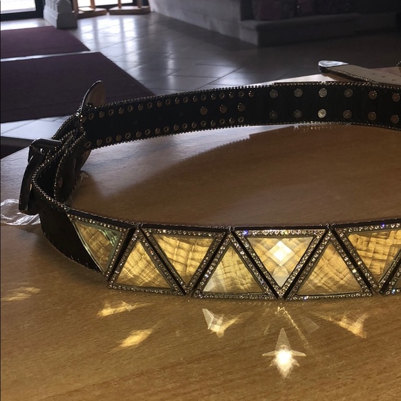 Stunning belt with big belt buckle!